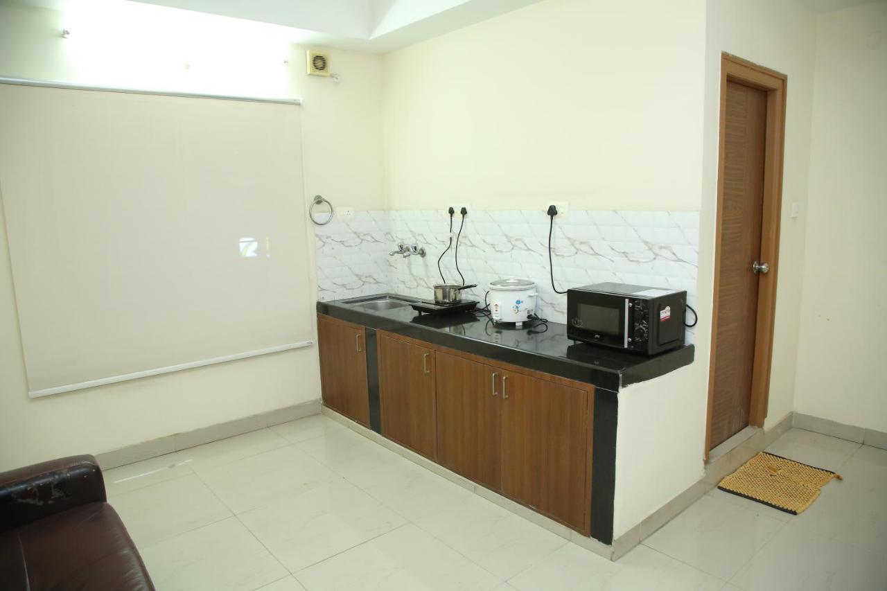 Skyview Suites Hyderabad Exterior foto